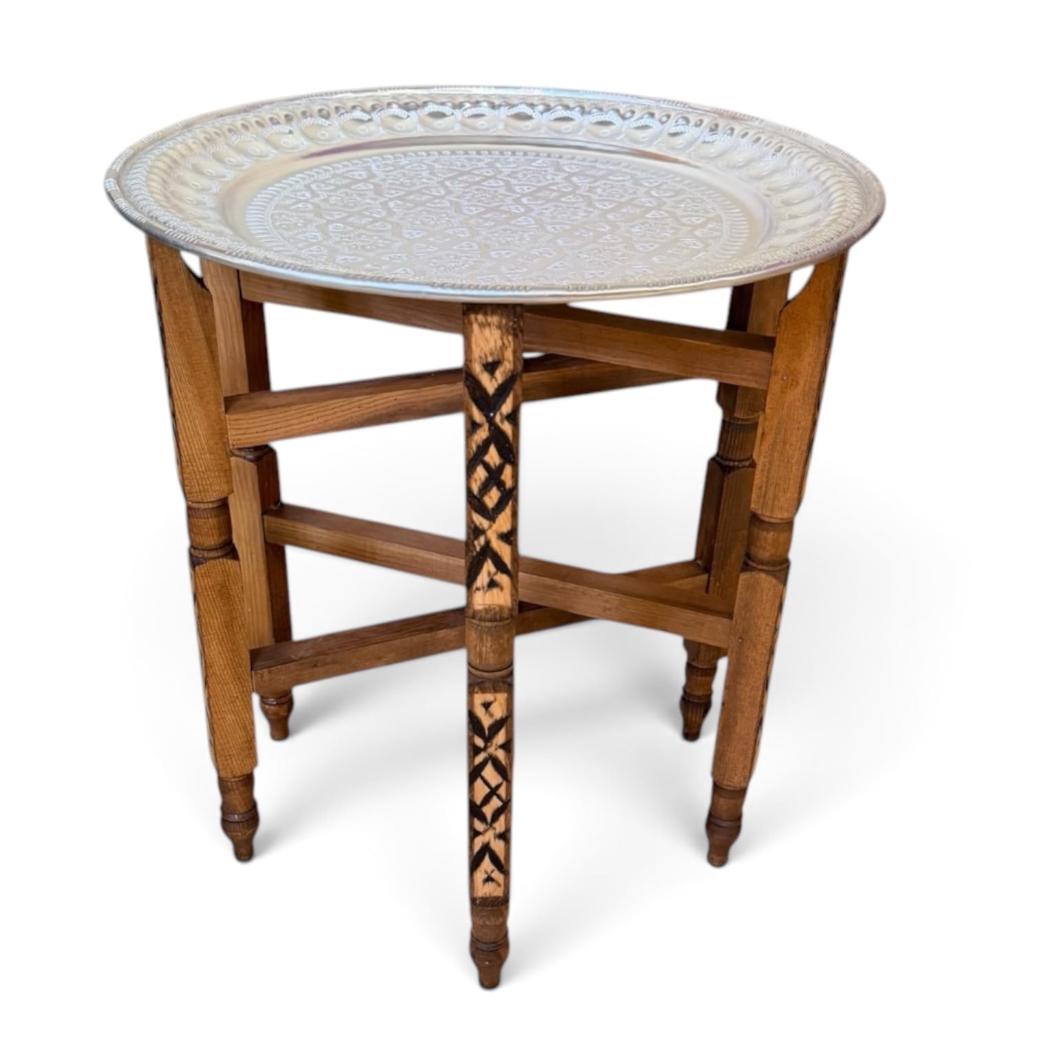 Tavolino Marocchino Artigianale in Legno di Cedro Pieghevole con Vassoio in Alluminio Cesellato a Mano, Ø 46 x H 51 cm