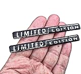 ! Importante: Antes de comprar, comprueba el tamaño del emblema si te conviene. El paquete incluye: 2 emblemas con tamaño: 75 mm (ancho) x 10 mm (alto)