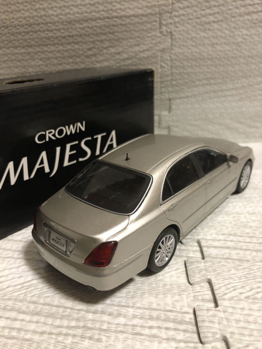 Amazon.co.jp: 1/30 トヨタ クラウンマジェスタ CROWN MAJESTA