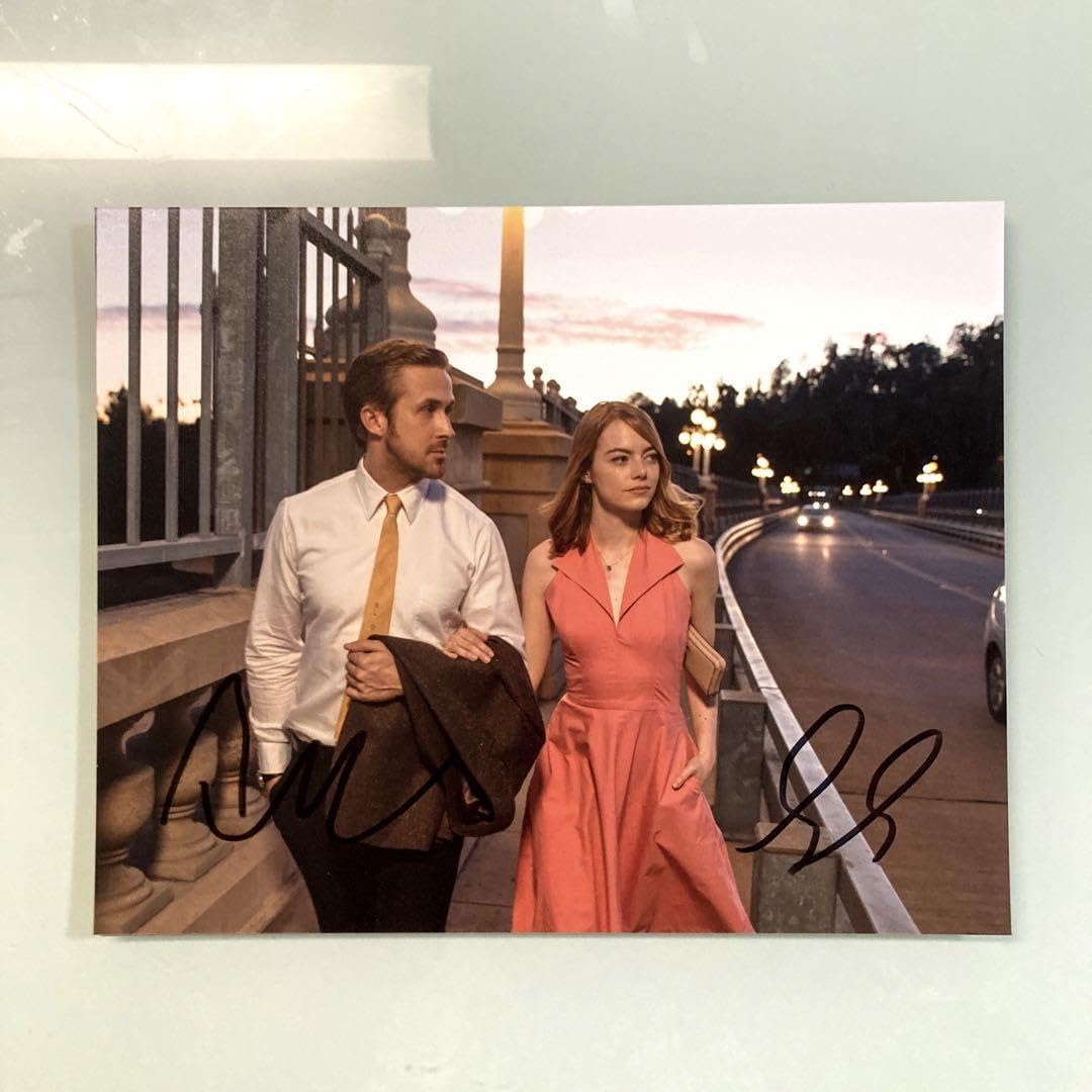 Amazon.co.jp: エマストーンとライアンゴズリング直筆サイン入り写真  