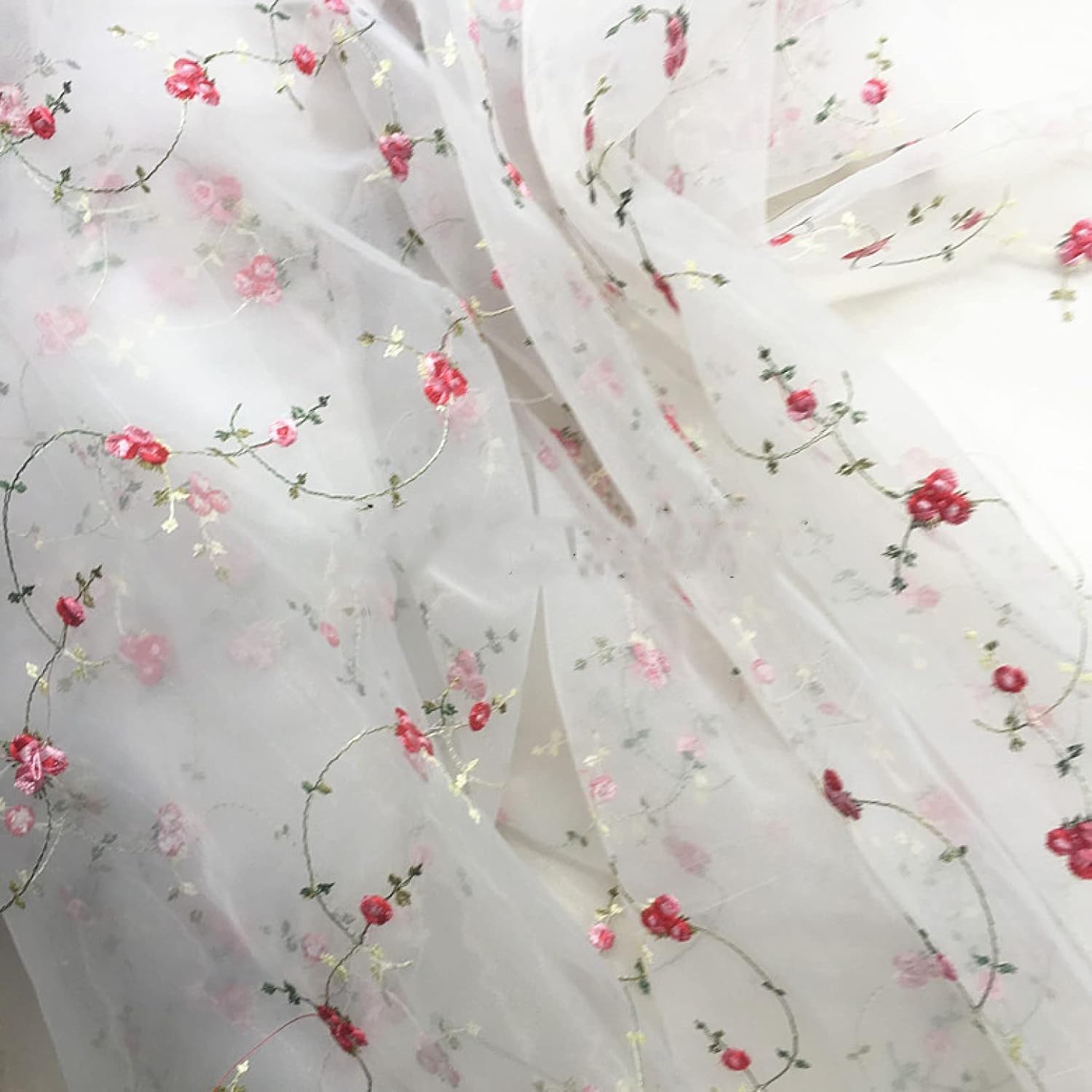 Tulle en dentelle d'organza brodé de fleurs polyester