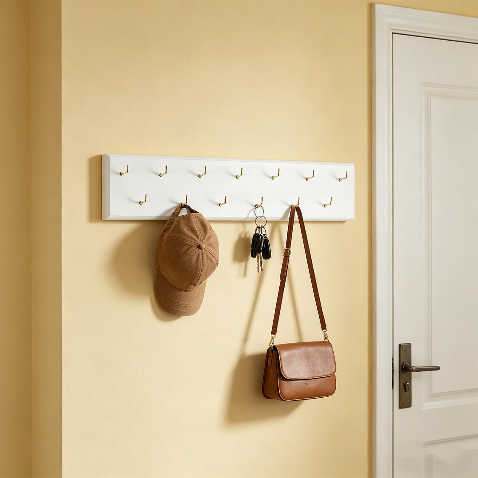 Gürtelhalter zur Wandmontage, Gürtelorganizer aus Holz mit 13 Haken, platzsparende weiße Aufhänger für Krawatten, Tanktops, Schals, BHS, Schlüssel und Taschen