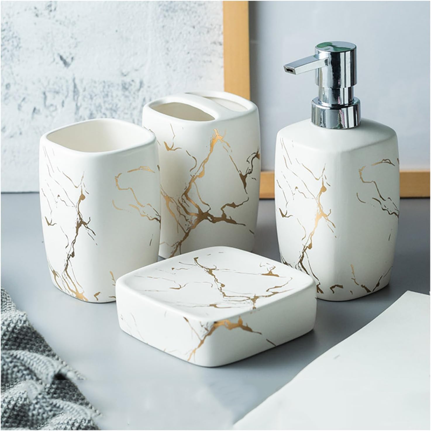 Ensemble de salle de bain anti-désordre avec distributeur de savon et porte-brosse