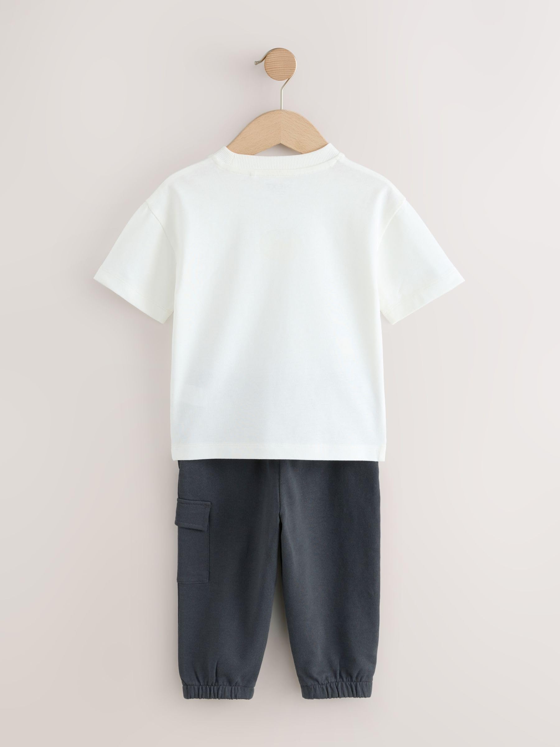 NEXT Jungen T-Shirt und Utility-Jogginghose im Set, 2er-Pack 62-122