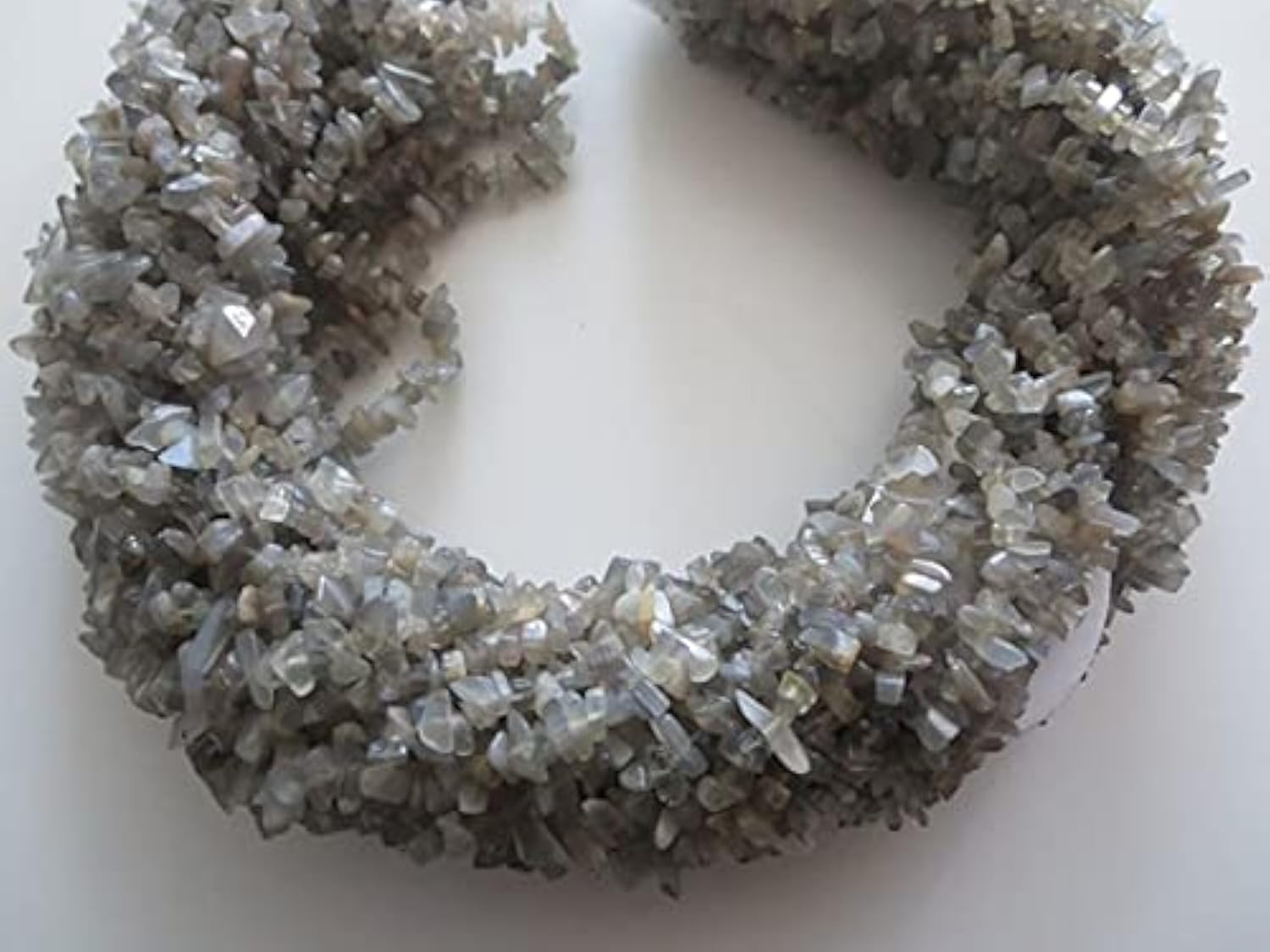 Pierre de lune grise naturelle en éclats LKBEADS pour fabriquer vos bijoux bohèmes chic