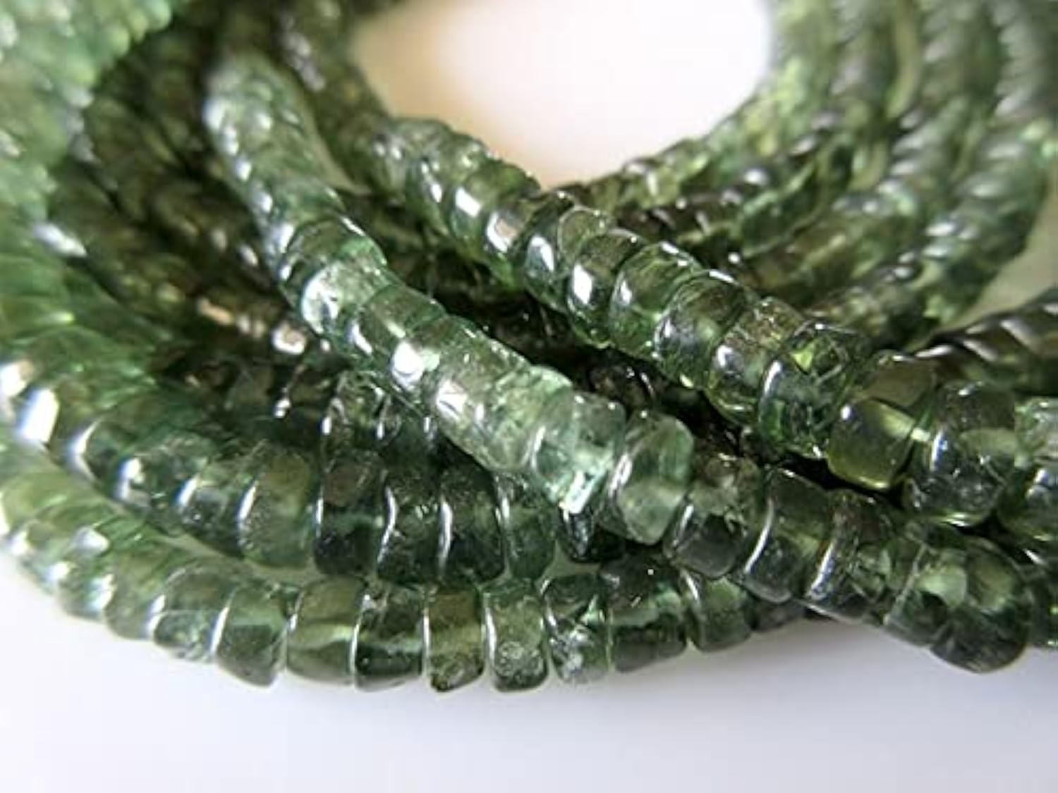 Perles apatite verte naturelle Heishi 5mm pierres gemmes en fil de 13.5 pouces