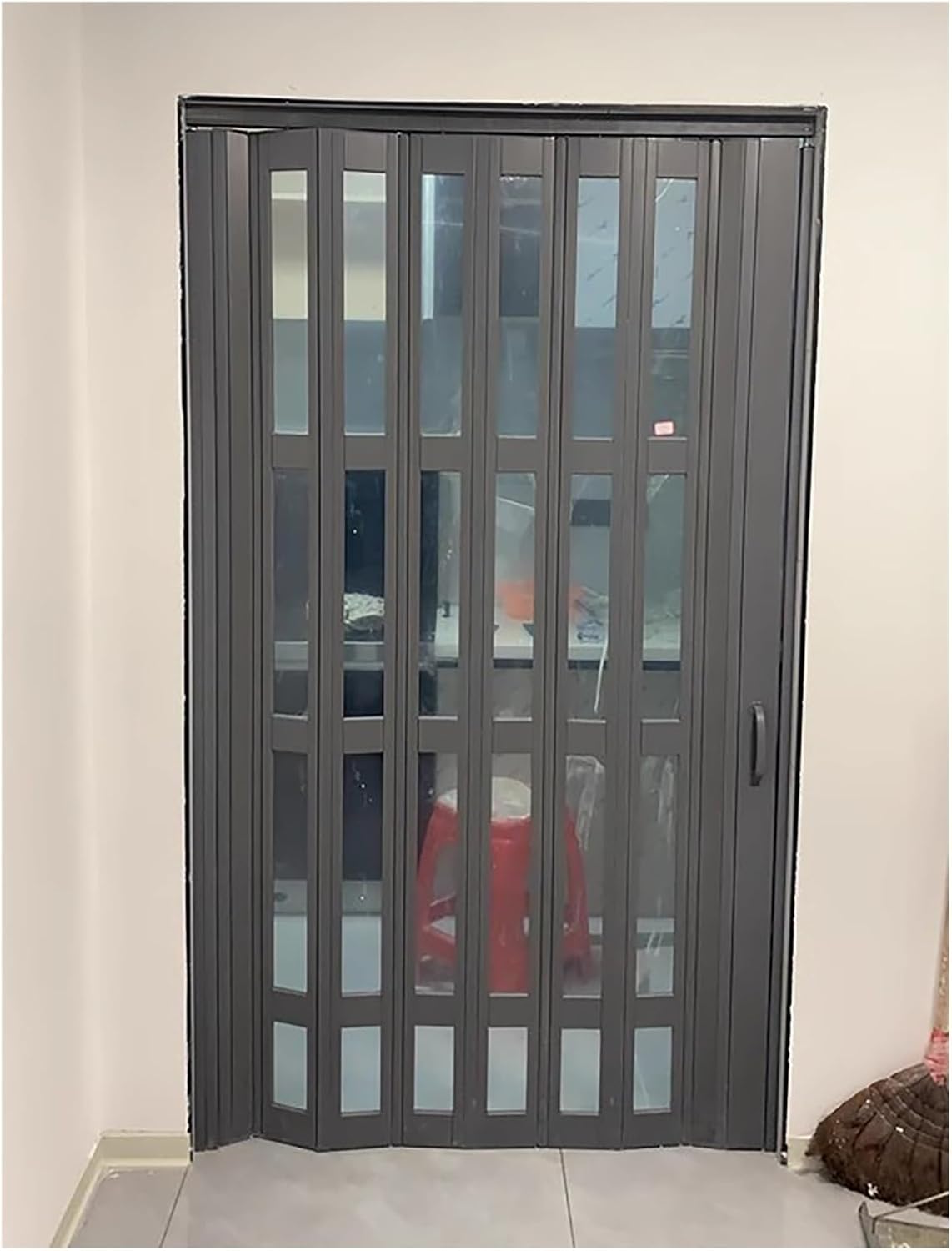 Sliding Folding PVC Interior Door - 215cm Grey Accordion Room Divider with Handle & Acrylic Glass, Ideal for Kitchen & Living Spaces (79x215cm/31.1x84.6in)