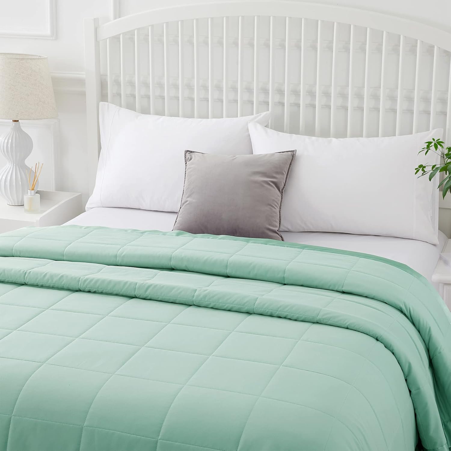 COMFLIVE Down Alternative Blanket - Twin Size Lightweight Blanket with Satin Trim for All Seasons- Moisture Removal Treatment 90"x68" (Green, Twin) - Image 7