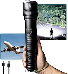 A Lanterna Militar de Alta Intensidade Oferece 3000 lúmens e alcance de 2km! Construção robusta, resistente à água e com múltiplos modos.