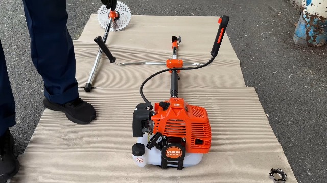 Amazon.co.jp: 草刈り機 エンジン式 52cc ガソリン 2サイクル 強力