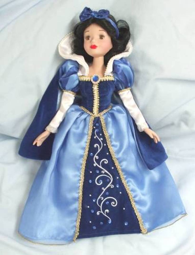 snow white porcelain keepsake doll 2003
