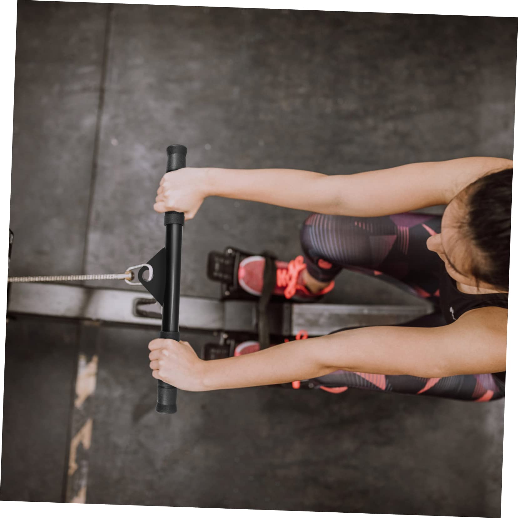 TOYANDONA Barra de Tracción Accesorio Fitness Resistente y Funcional de Hierro Fácil de Instalar y Quitar para Bíceps y Tríceps Adecuado para Gimnasio o Casa