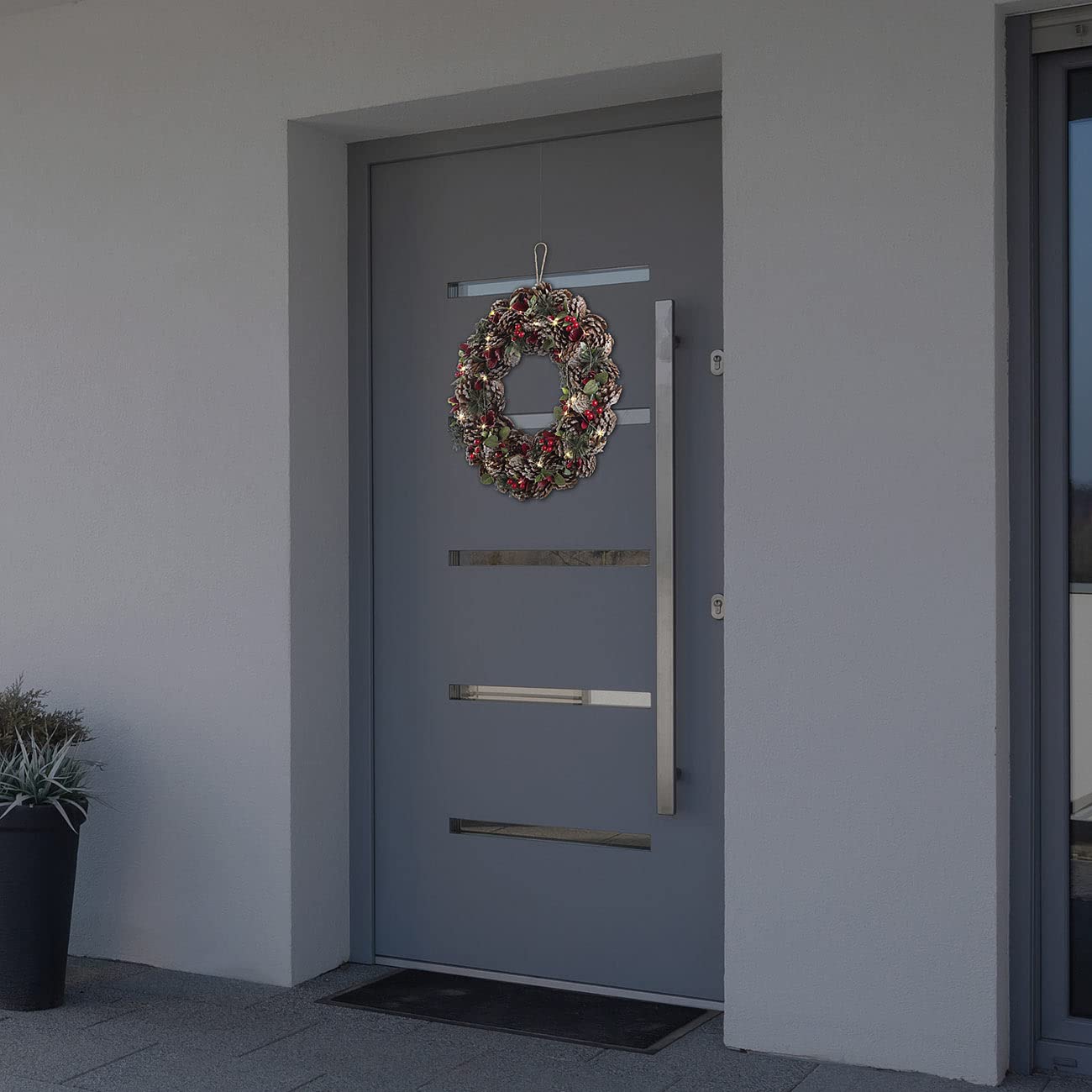 infactory Kranz: Advents- und Weihnachtskranz mit LED-Beleuchtung, rot/grün, Ø 44 cm (LED Adventskranz, Türkranz Weihnachten, außen)