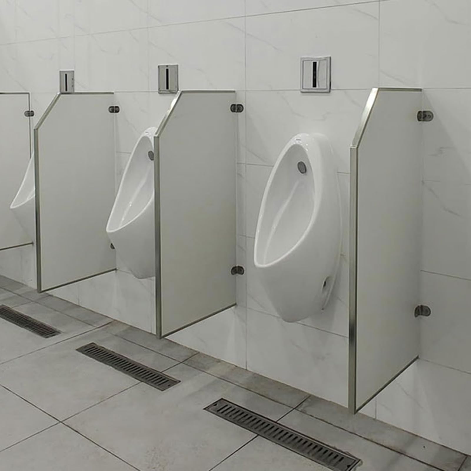 Paravent d'urinoir pour stopper les regards indiscrets dans les espaces publics
