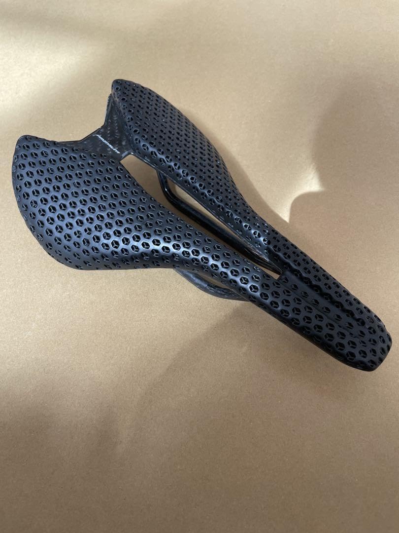 Amazon.co.jp: RYET PREMIUM 3D カーボンサドル : スポーツ＆アウトドア