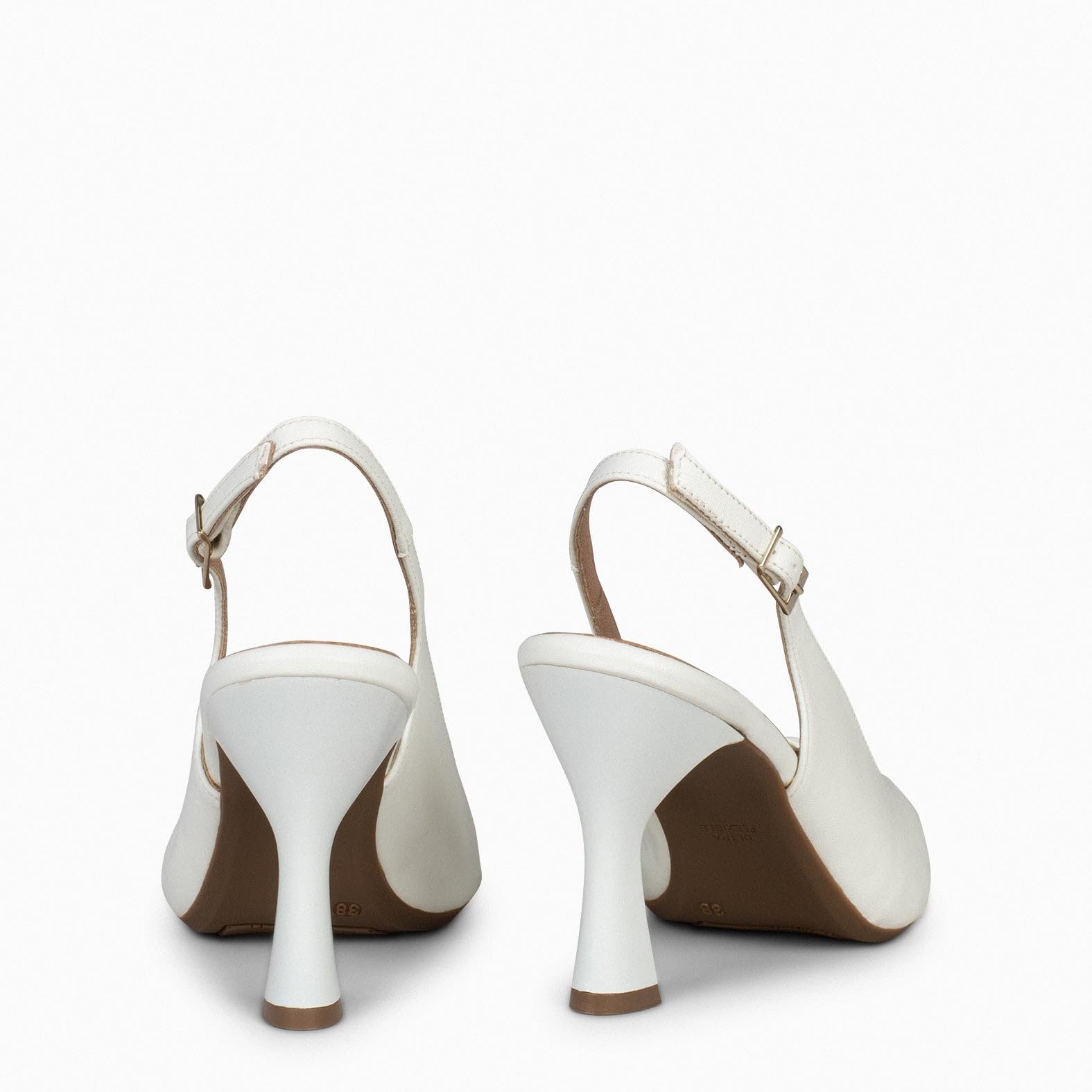 miMaO. Zapatos Elegantes de Piel Destalonados con Escote en V. Hecho en España