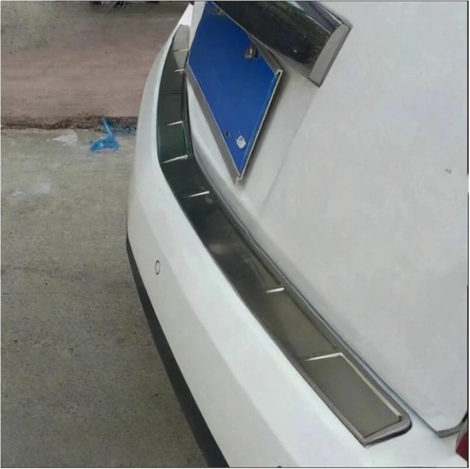 国内即発 VIPにて リアバンパーガード キャデラック SRX 2010-2016 スチールクロームリアバンパープロテクタートリムに適合