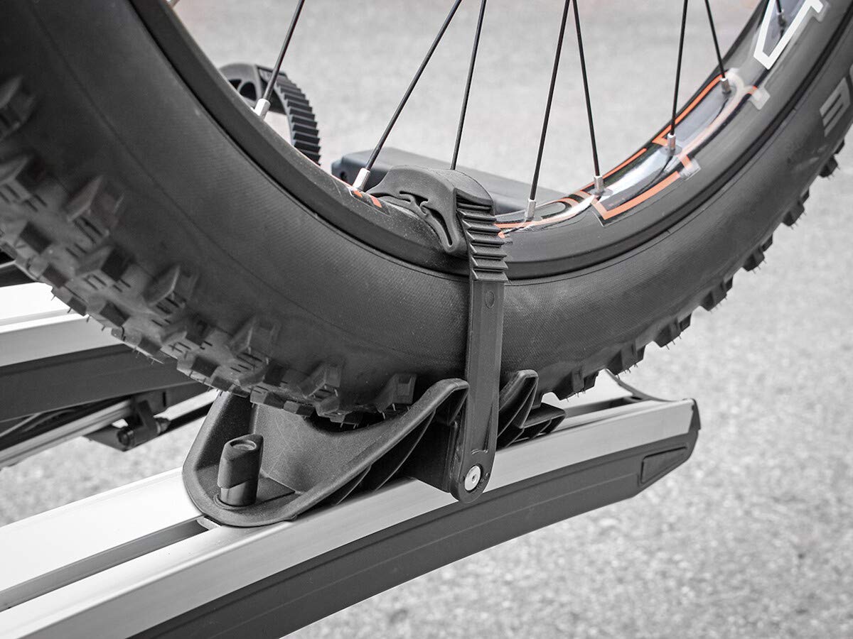 EUFAB 11521 Heckträger Premium ll für Anhängekupplung, für E-Bikes geeignet + EUFAB 11243 Radstopper für breite Reifen II Plus, Prem. III