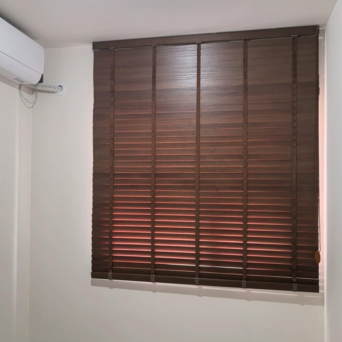 Générique Store Venitien Bois Lamelles 50 mm Larges 60/70/80/90/100/110cm Stores Horizontaux Rideaux Occultants sur Mesure pour Chambre & Salon Installation Facile(Acajou)