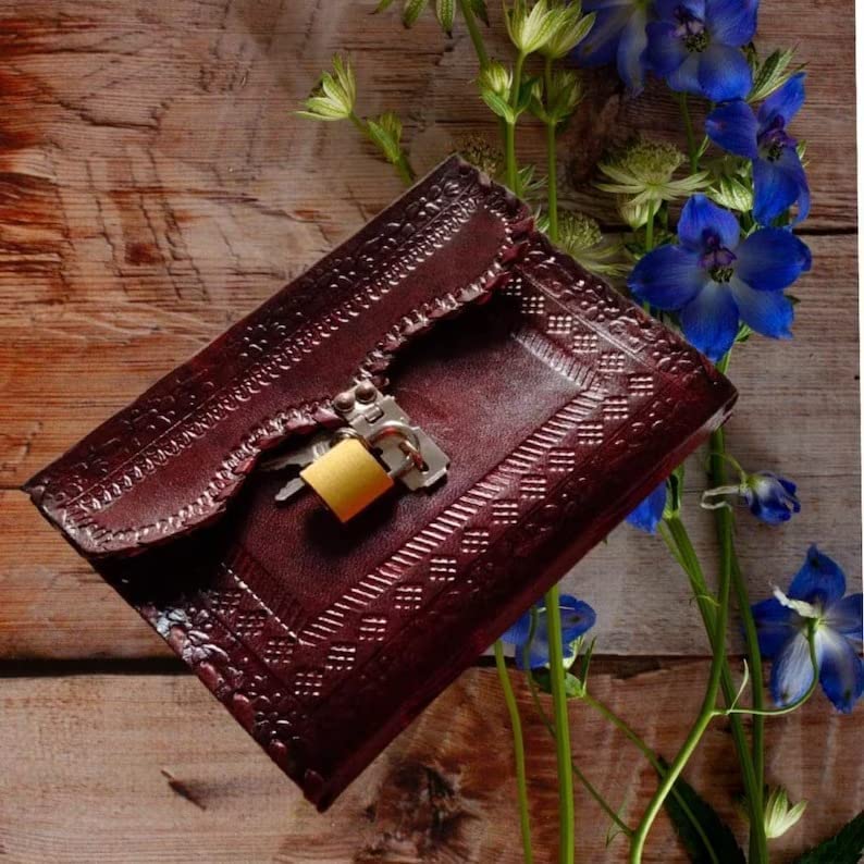 Image of Vintage Fashion 7 x 5 Inch Leather Journal Antique Hand Made Offices Diary Paper Notebook with Metal Lock (Brown), 200 Pages