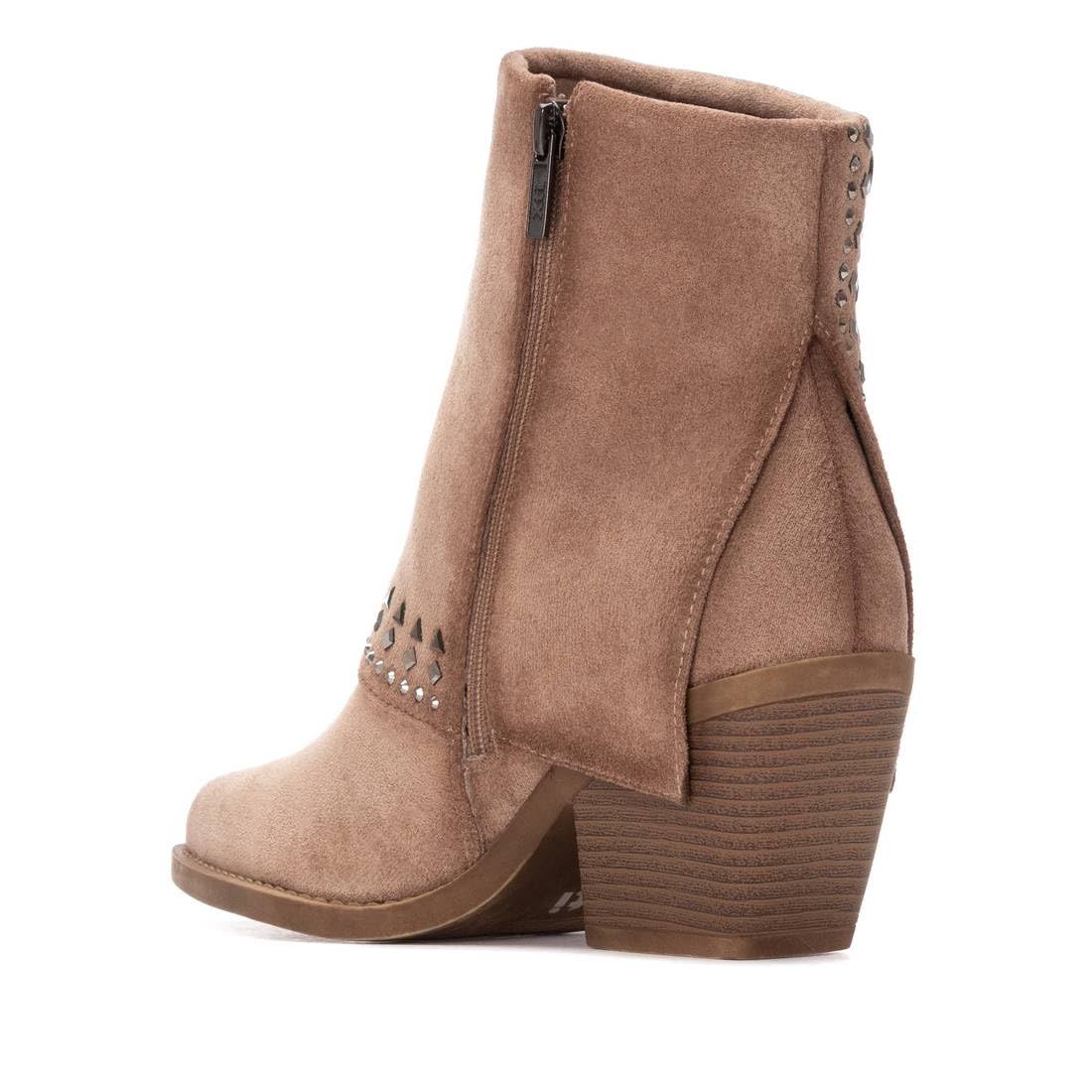 XTI - Botas Camperas Mujer - Calzado Cómodo y Versátil - Moda casual