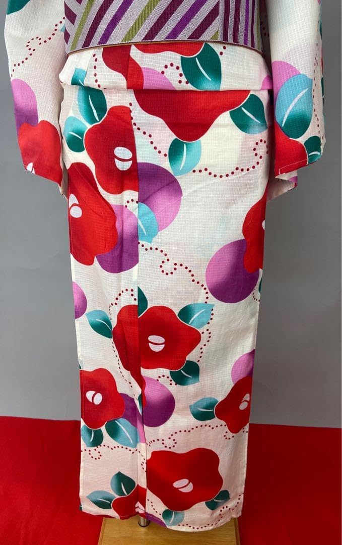 ブランド振袖 山本寛斎 豪華 刺繍 金彩 紋意匠 身丈174cm 身幅ゆったりめ