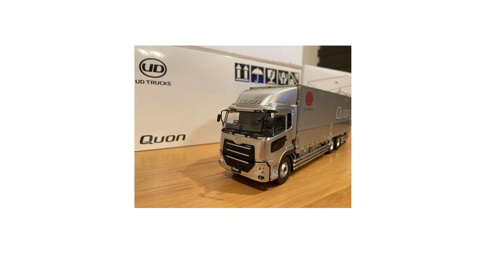 Amazon | 京商 UDトラックス クオン 1 /43スケール ケース