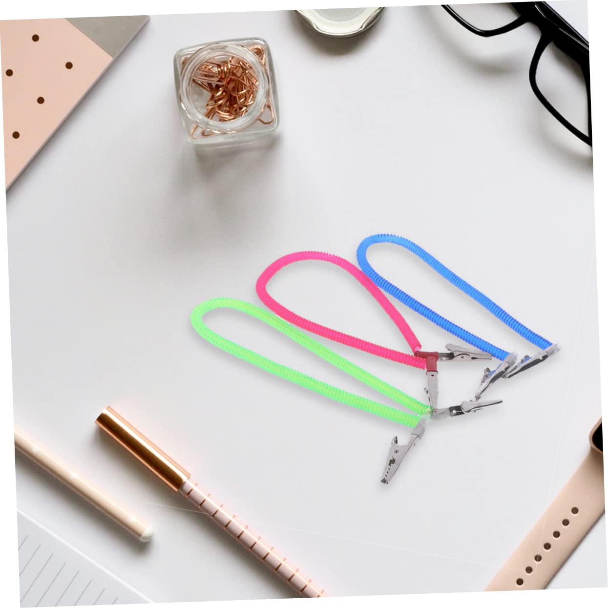 OUNONA 2Pcs Scarf Clips Flexible Bib Holder for Scarves and Random Colors for Dining and Use Spring Clips