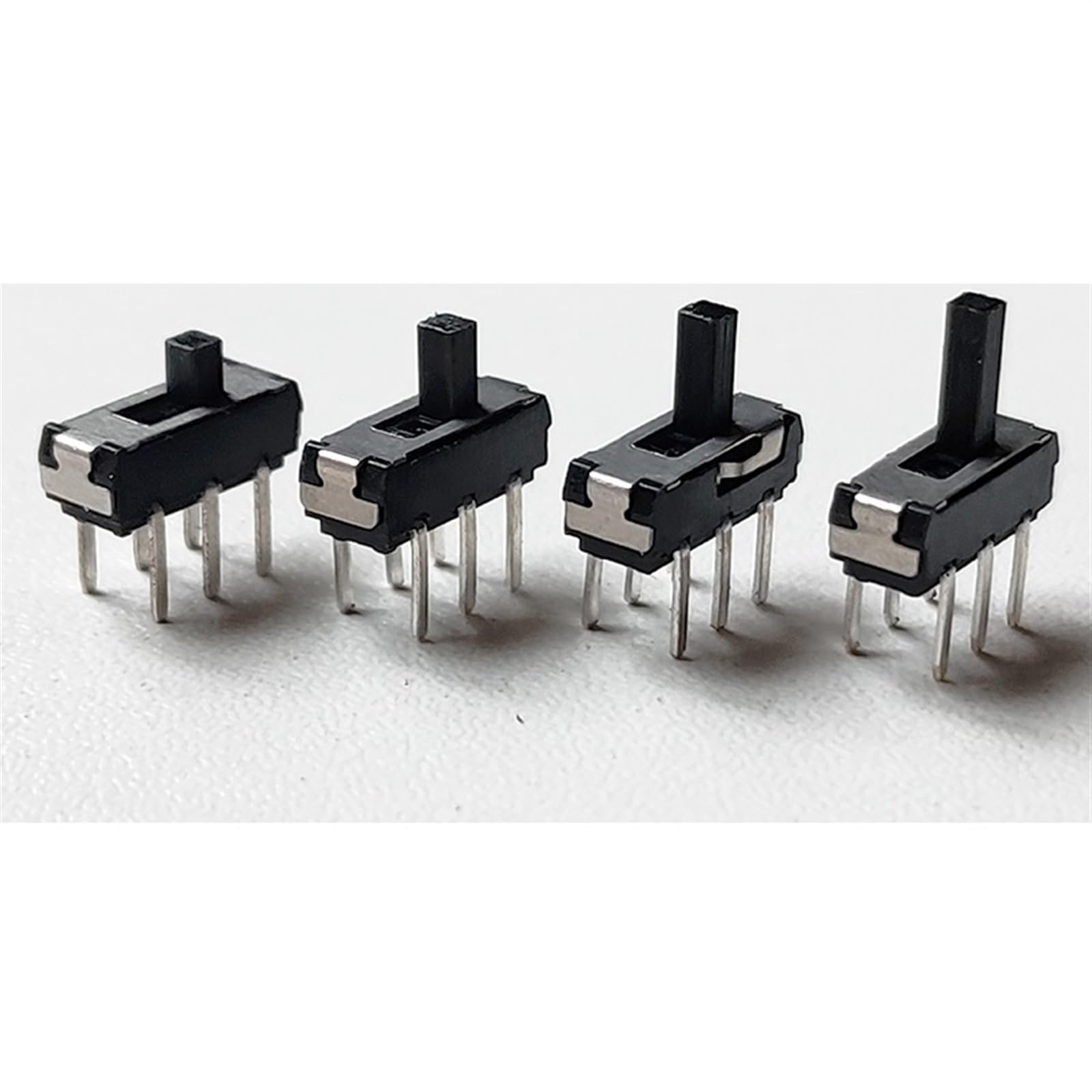 Mini Interrupteur Coulissant 2P2T pour lampes LED de poche et jouets électroniques