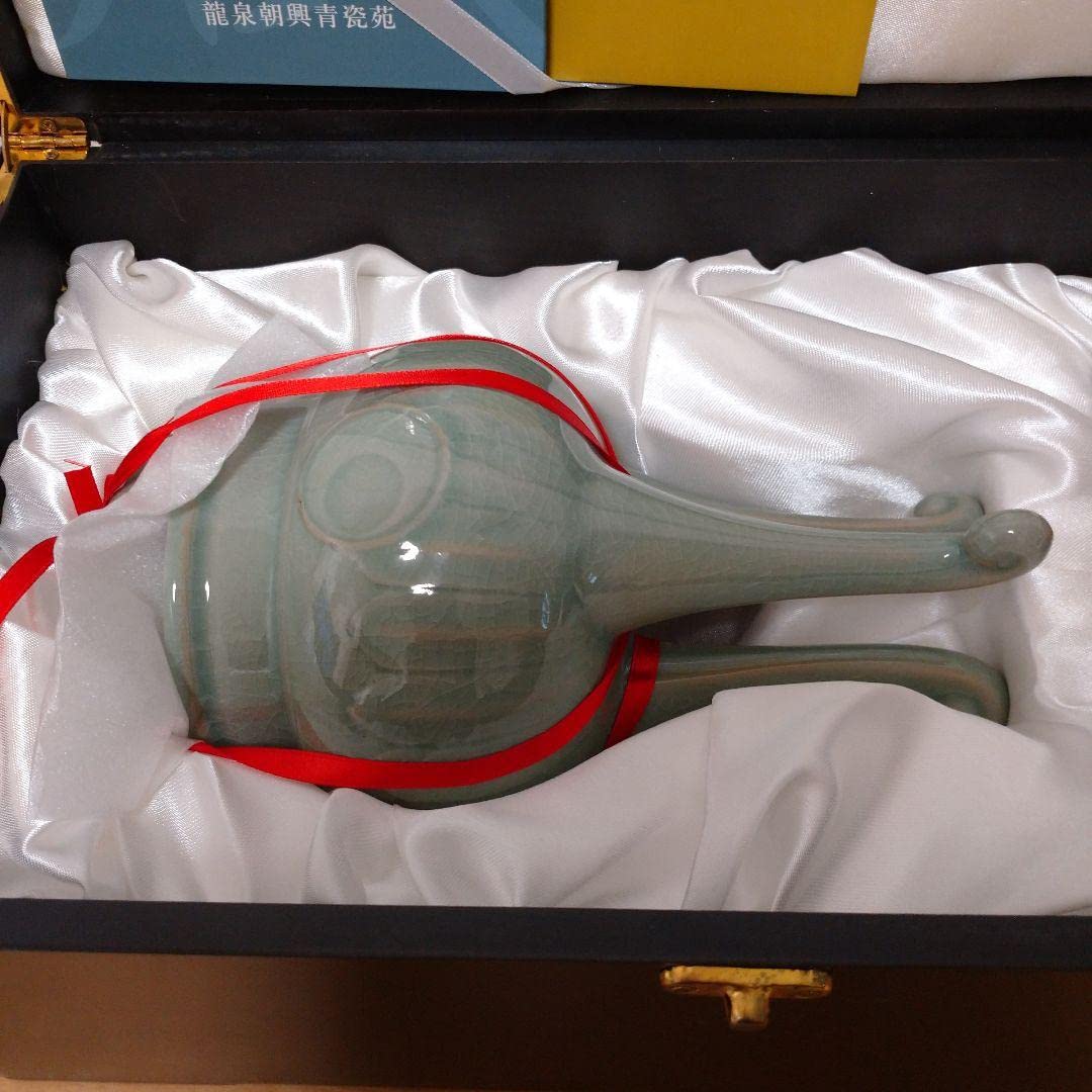 Amazon.co.jp: 中国工芸美術大師 徐朝興作 龍泉朝興青磁 証明書箱付 