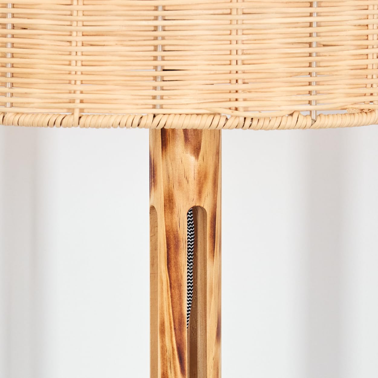HOFSTEIN Lampadaire Cavaca, au design scandinave, style bohème avec abat-jour en osier/rotin, Ø 40 cm, E27, hauteur 158 cm, avec interrupteur à pied - salon, chambre à coucher, salle à manger, bureau