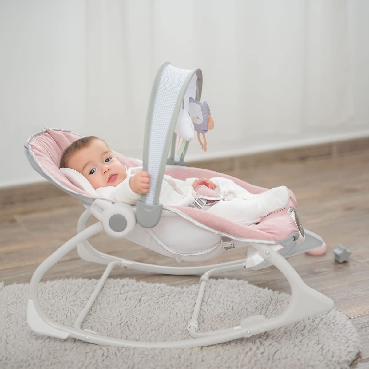 Olmitos- Hamaca multifunción para bebés - Hamaquita 2 en 1 con balancín Mecedora de 0 a 18 kg - vibración y Sonido - Incluye Arco de Juguetes (Rosa)