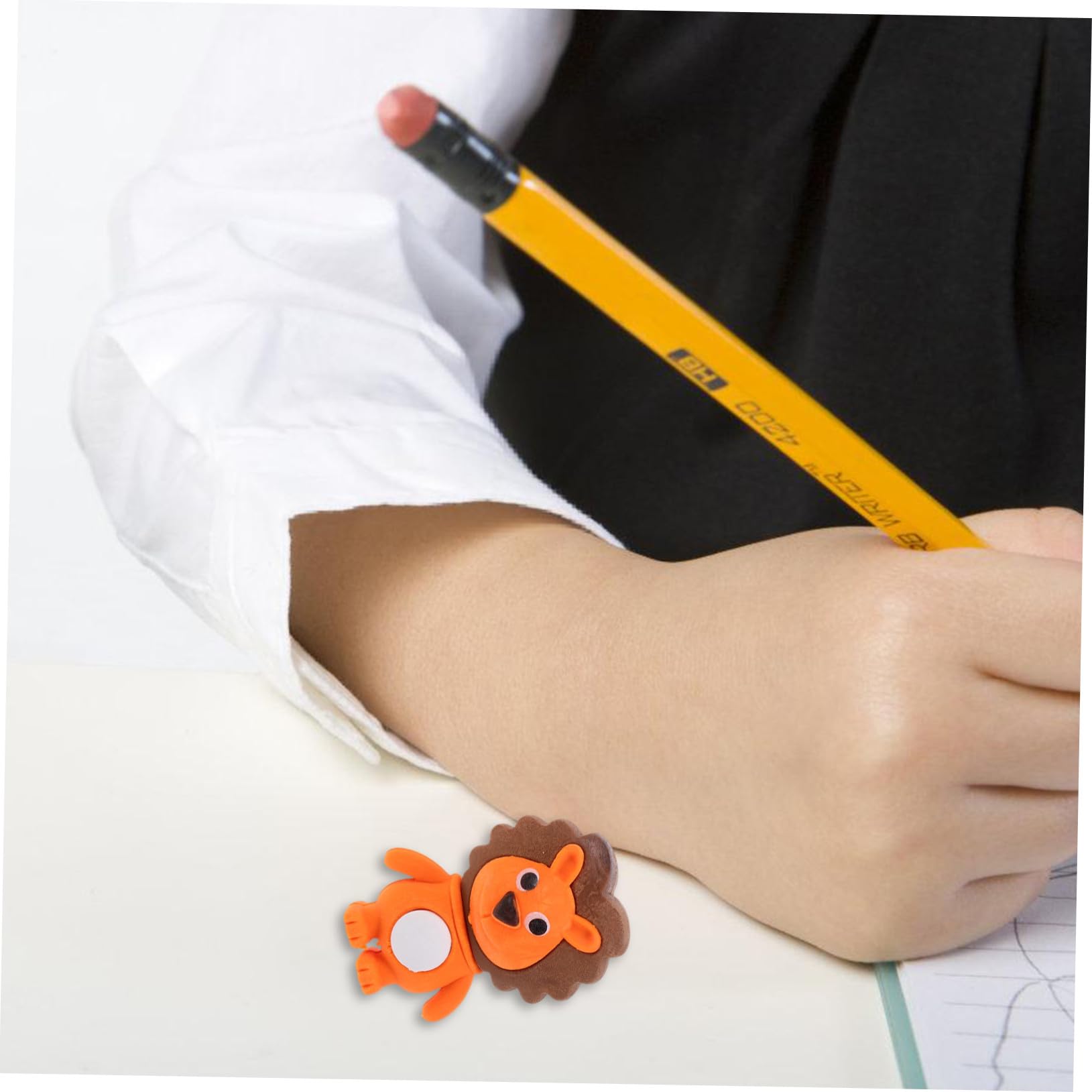 Angoily 120 Stück Teiliges Löwenförmiges Radiergummi Mini Verschleißfest Leicht zu Lagern Sicheres Tpr Material Vielseitig für Schule Zuhause Büro für Schüler