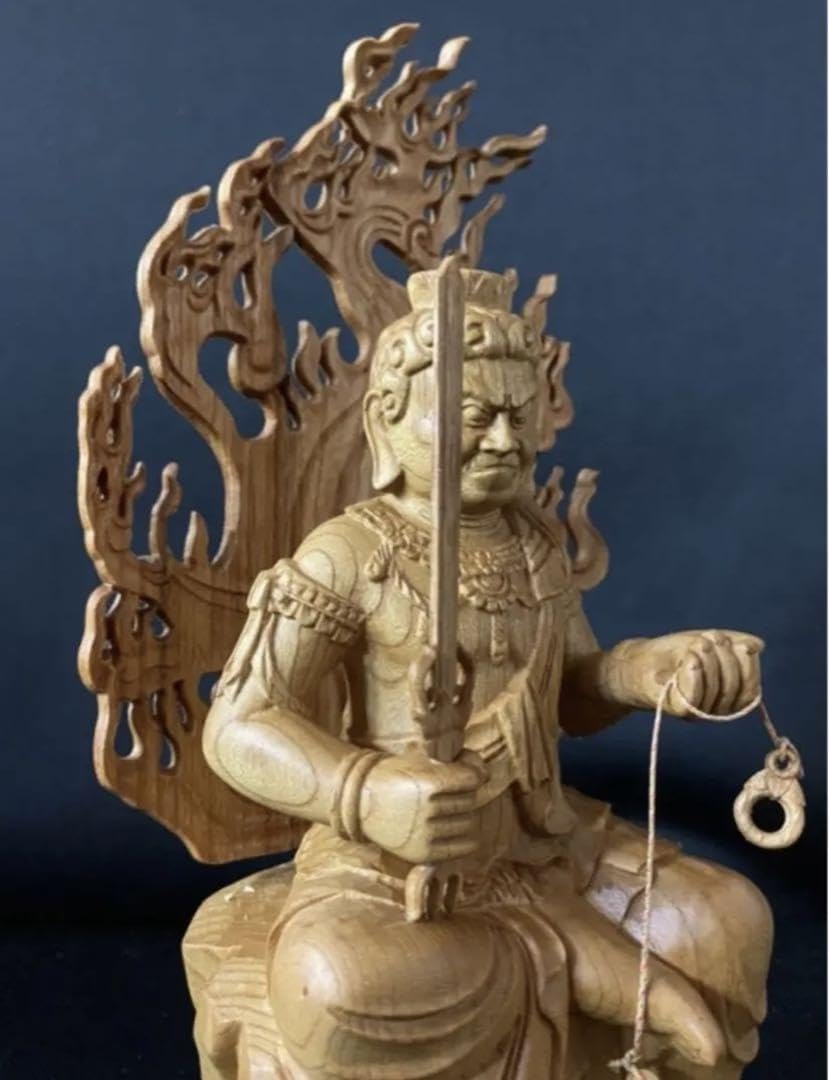 Amazon.co.jp: 井波彫刻 一刀彫り 仏教工芸品 総ケヤキ材 不動明王座像  