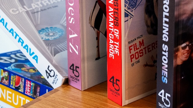 Amazon.com: Mario Testino. SIR. 45th Ed. (45th Edition