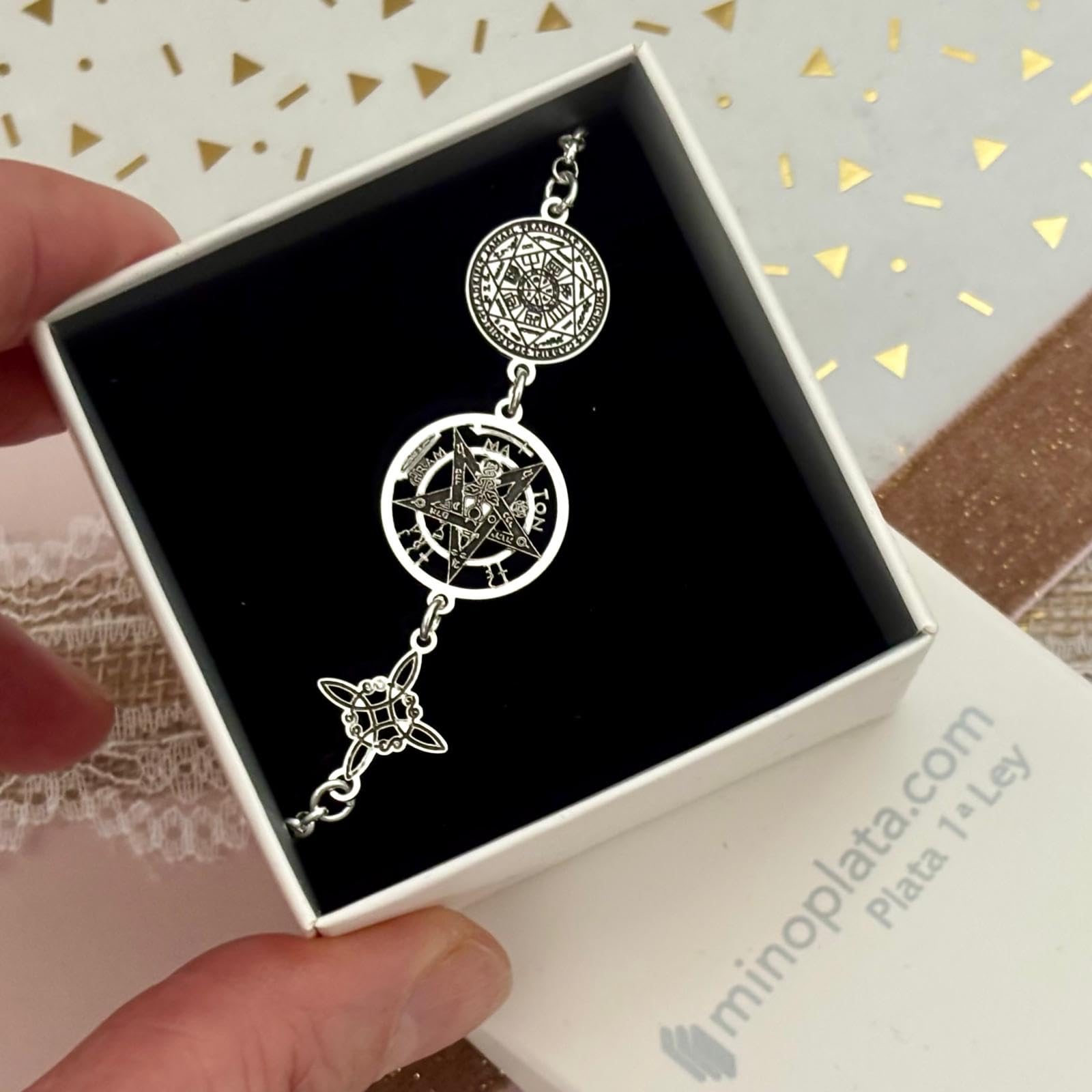 Pulsera Triple Protección en Plata de Ley 925, Amuletos Nudo de Bruja, Tetragramatón y Medalla Siete Arcángeles, 17cm con Cadena Adaptable