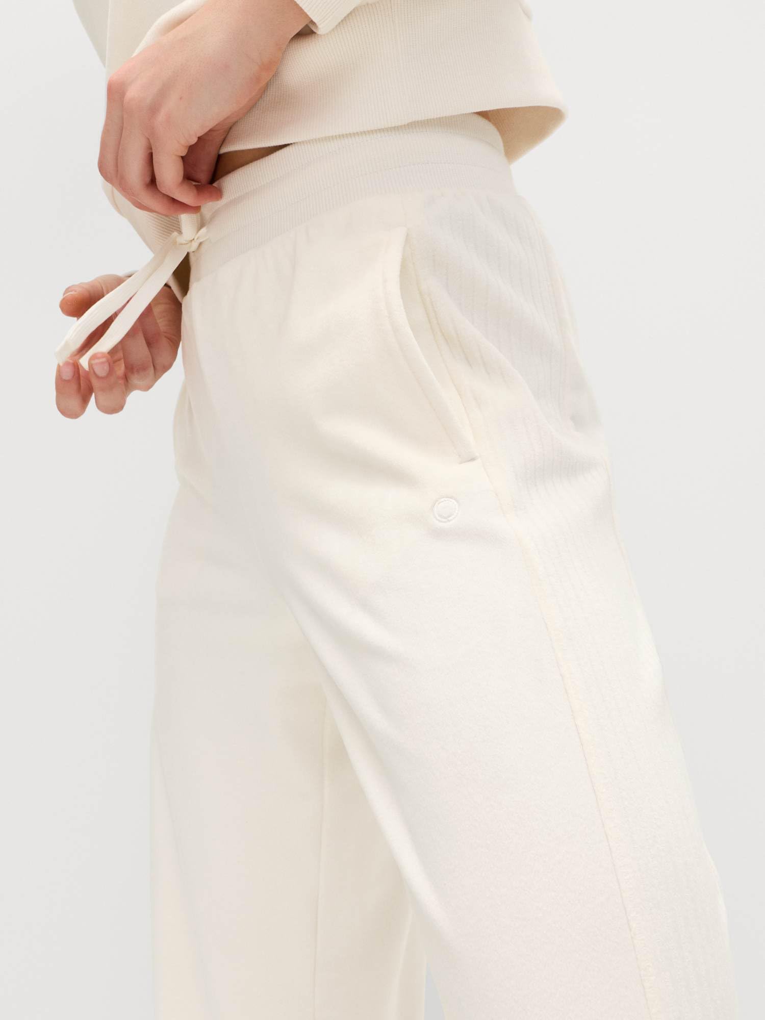 Marks & Spencer Pantalones de Chándal de Terciopelo de Cintura Alta y Pernera Ancha para Mujer, StayNew™, Cintura con Cordón, con Elasticidad