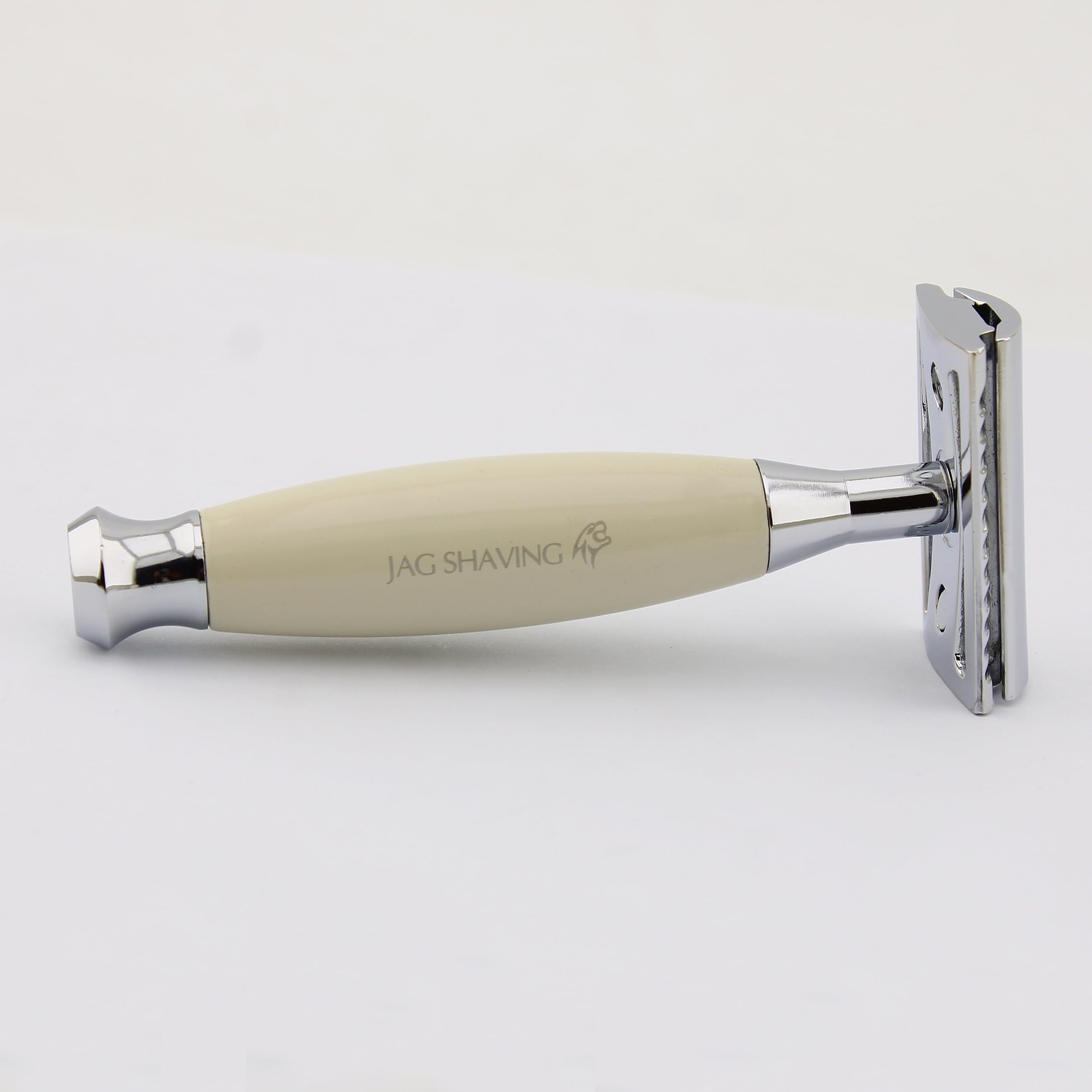 Haryali London, Set da barba in 4 pezzi, elegante set per la cura della barba color avorio, comprendente rasoio di sicurezza a doppia lama, astuccio in pelle, pennello in pelo di tasso e supporto.