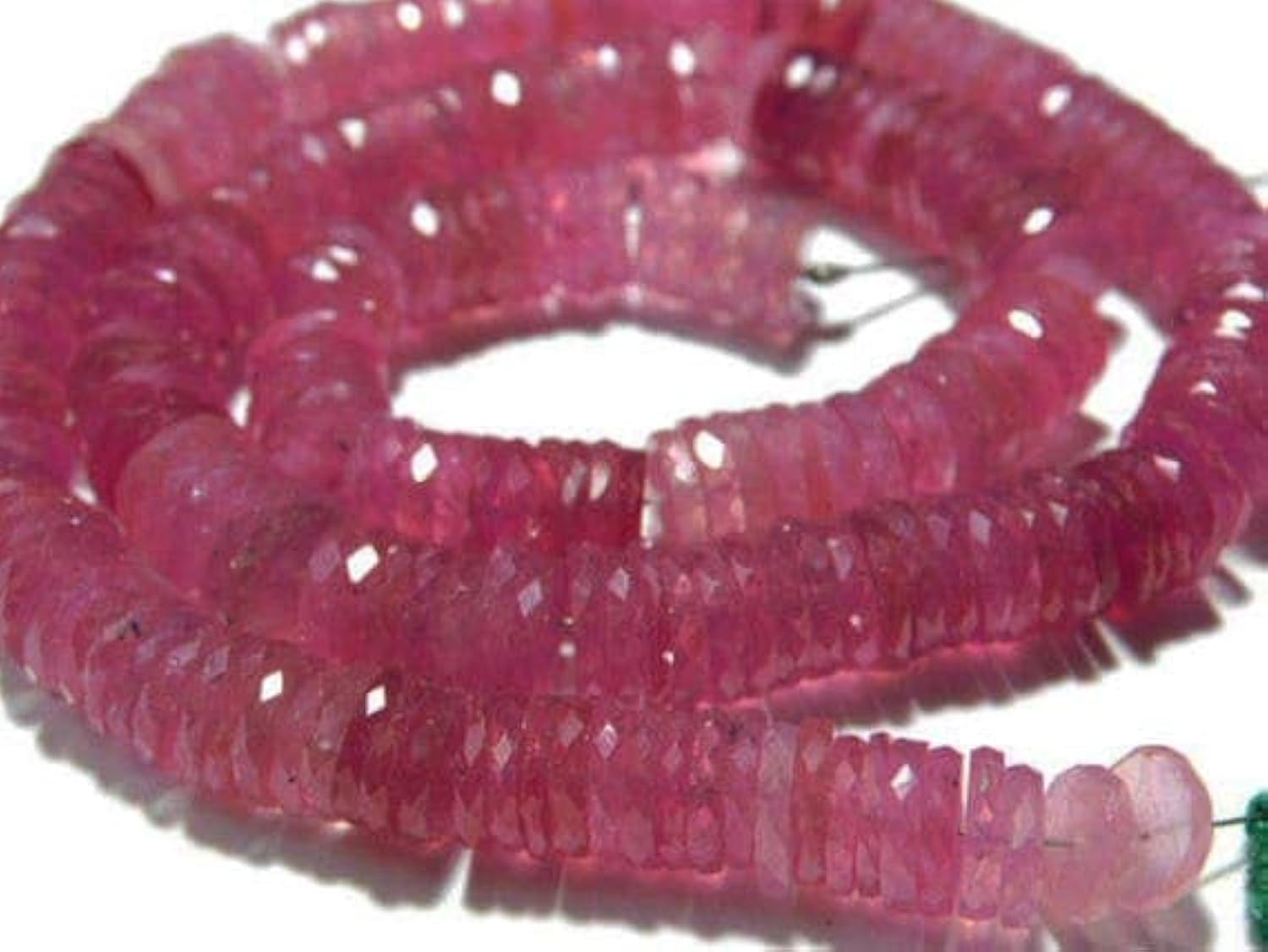 Rubis micro cut en fil de perles de 8mm pour création de bijoux artisanaux haut de gamme
