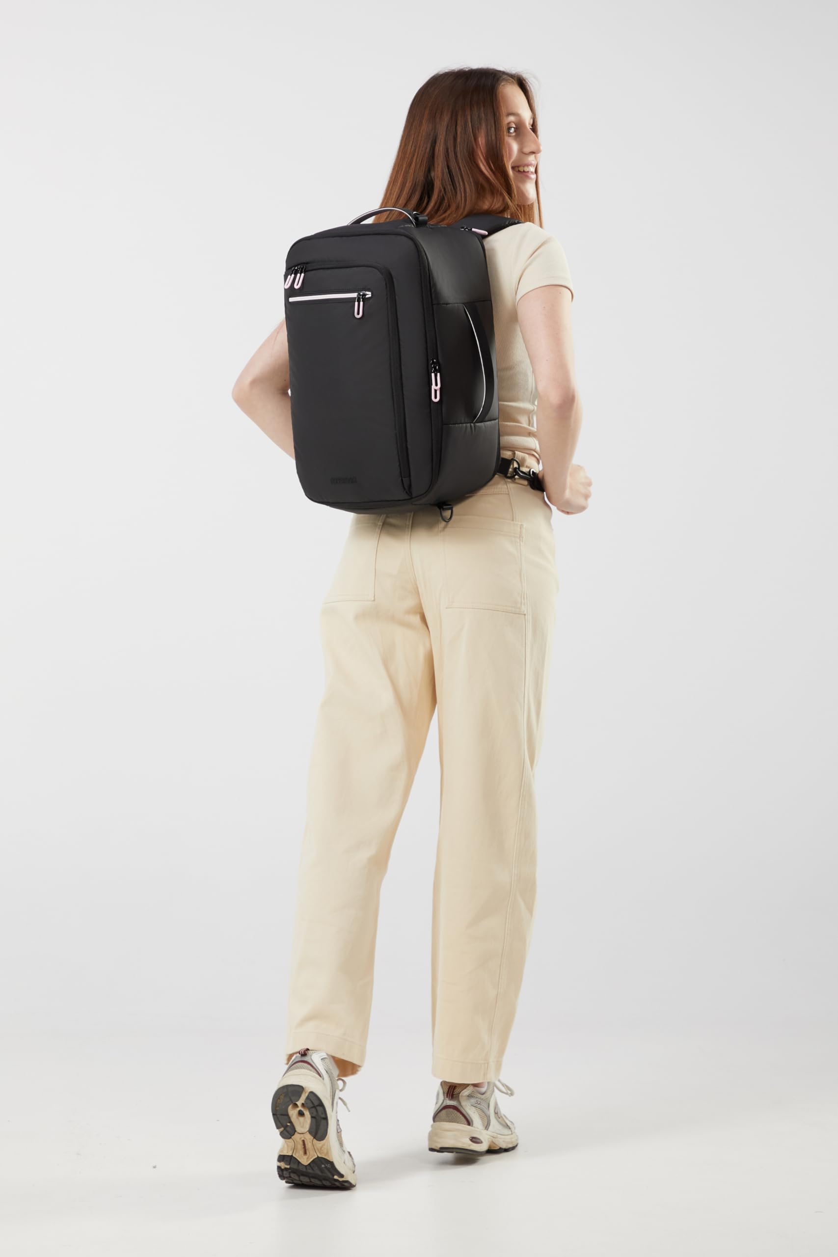 American Tourister Puffypop - Bagaglio a Mano da Sottosedile Donna (40 x 25 x 20 cm, 21 L, 0.70 kg) - Borsa da Cabina Versatile 3-Way, Zaino Aereo con Scomparto Laptop 14" - Nero