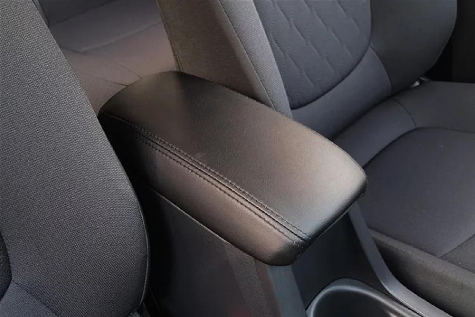 Pojemnik na podłokietnik do Toyota Cross XG10 2021-2023 (czerwona linia