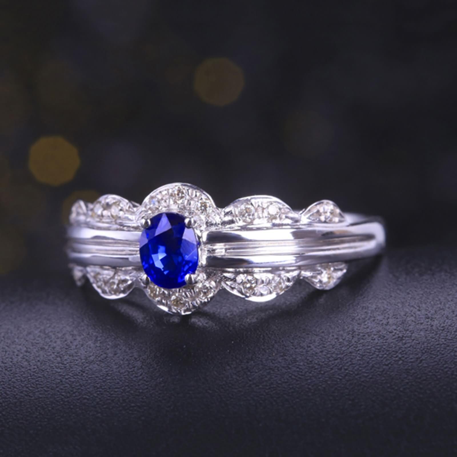 Daesar Anillo Boda Mujer con 4 Garras Oval con Zafiro Creado de 0.39ct y Moissanita, Oro Blanco 9K/14K/18K, Anillos Alianza Plata Azul