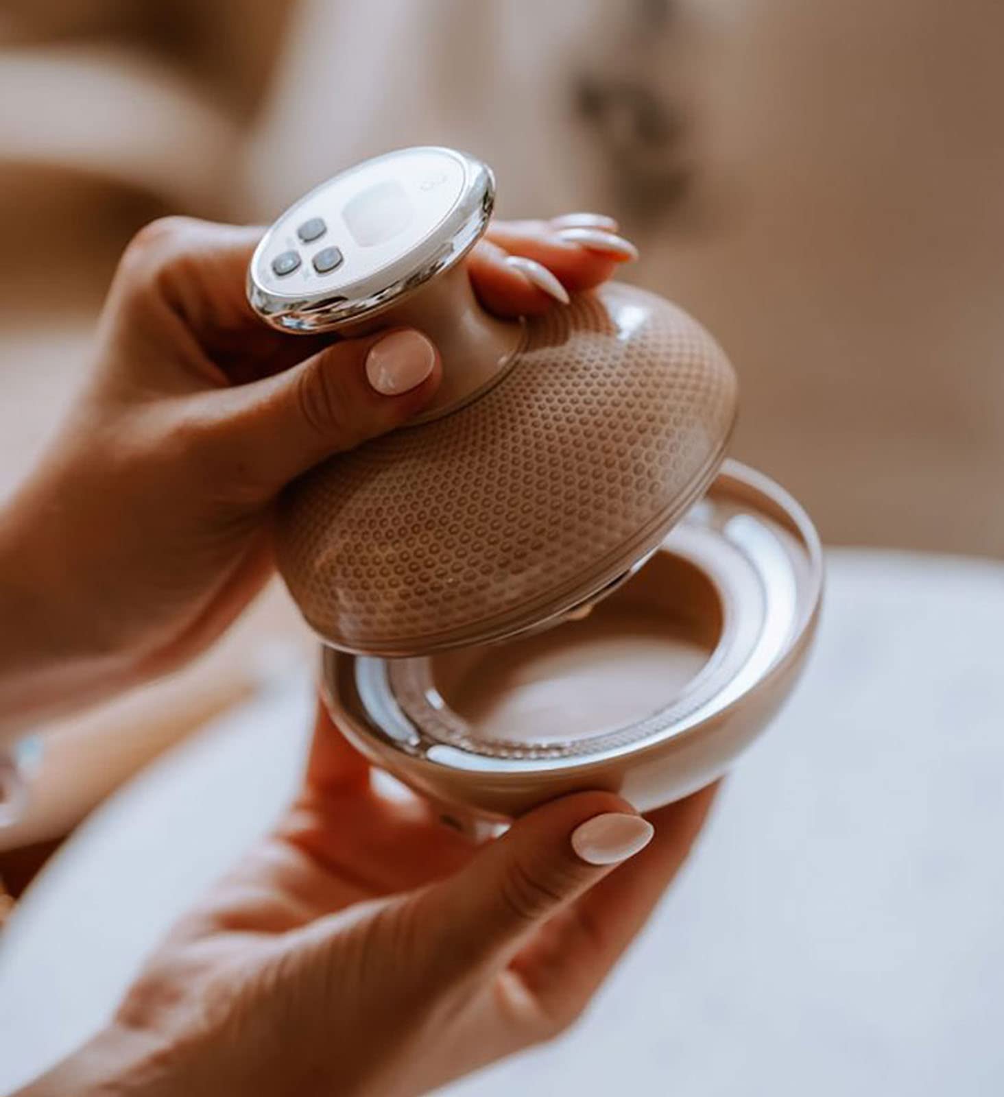 B-Lumix Body wyszczuplający i ujędrniający masażer cellulitowy, antycellulitowy, RF i kawitacja ciała