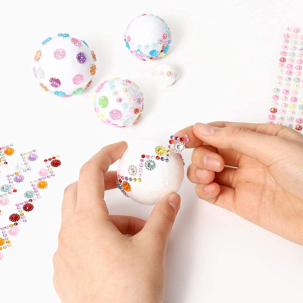 CCINEE 200PCS 1 Inch White Foam Balls, Smooth Mini Round Foam Craft Ball for Easter Arts Crafts Household School Project Halloween Christmas Party Decorations
