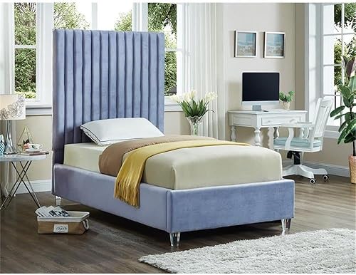 Miniatura 7 de Meridian Furniture Candace Collection Modern  Cama tapizada de terciopelo contemporáneo con relleno de canal profundo y patas acrílicas