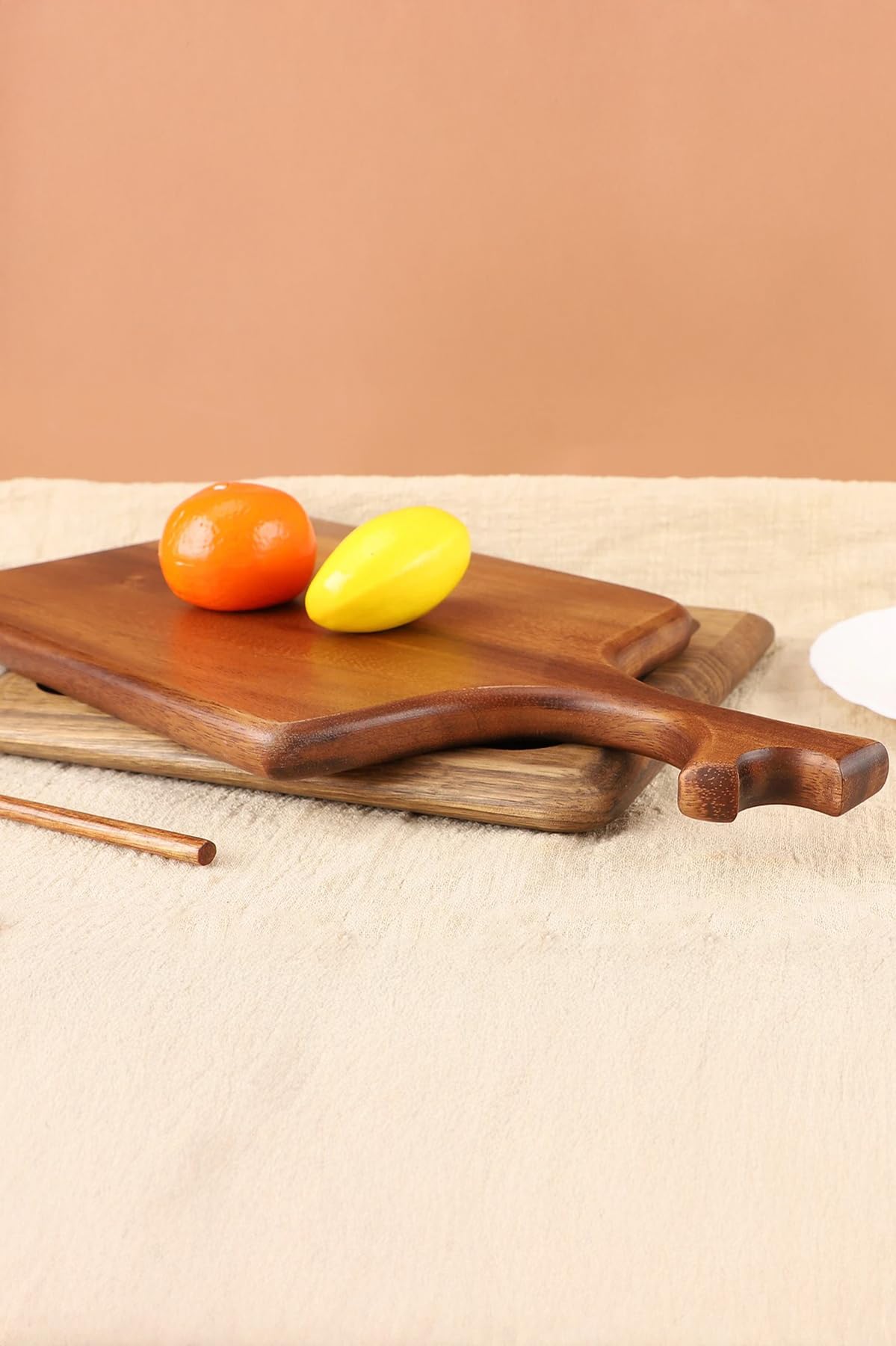 Deconox Doğal Akasya Ahşap Kesme Tahtası Saplı, Et, Peynir, Ekmek, Sebze ve Meyve Servis Tepsisi için Ahşap Mutfak Doğrama Tahtası (46 * 18.5 * 1.5cm)