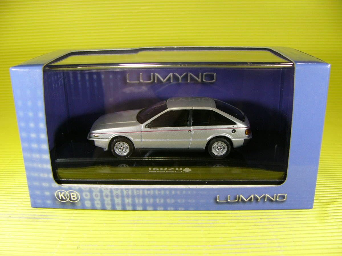 LUMYNO 1/43 いすゞ ピアッツァネロ XE ミニカー