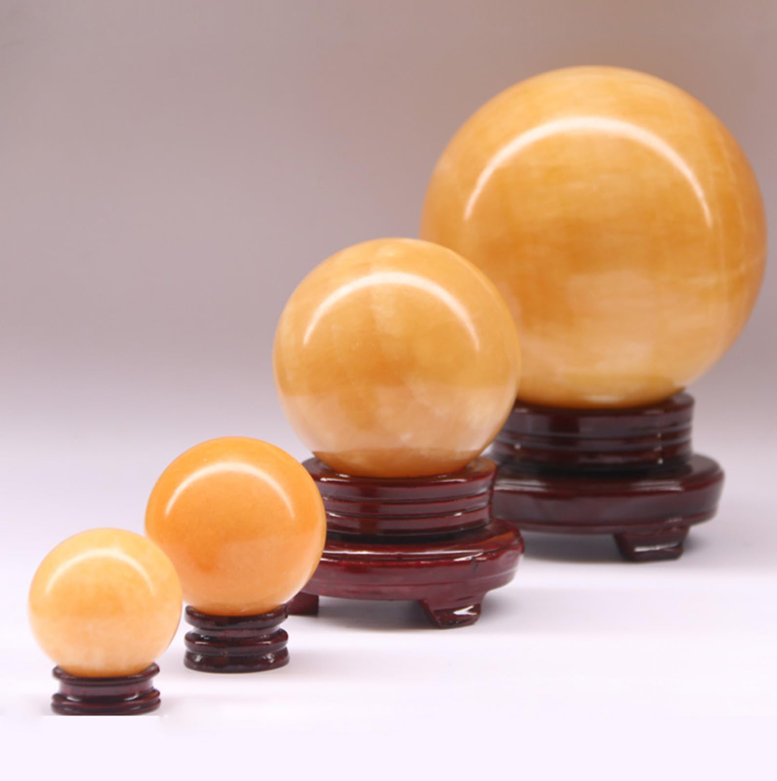 Esfera de Cristal de topacio Natural, Bola de Piedra Preciosa citrina con Soporte de Madera,Bola de la Suerte Feng Shui,Bola de Cristal curativa Reiki,decoración de Sala de Estar,10cm/3.9in
