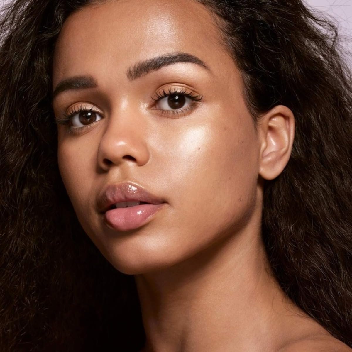 FENTY BEAUTY Demi' Glow Light Highlighter, Loose Change, Schimmernder Bronzeton, 4,5 g Loser Puder