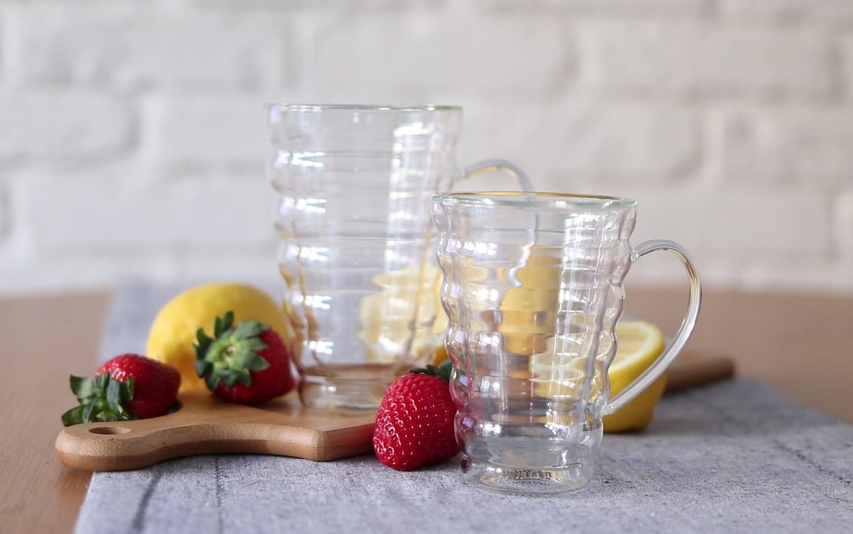 Wilmax - Thermogläser mit Henkel Bubble - 300 ml - 6er-Set - Doppelwandige Gläser für Wasser, Tee, Kaffee - Teegläser & Kaffeegläser - Becher für Heiß- und Kaltgetränke - Spülmaschinenfest